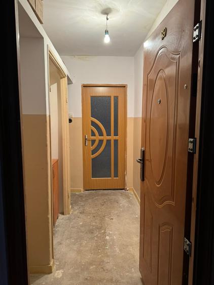 Zona Lamaita, se vinde apartament nedecomandat ,doua  camere pret 38000 euro