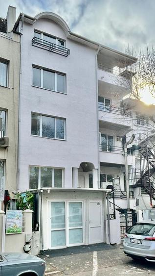Vila de vanzare - DS+P+2E+M - Cotroceni