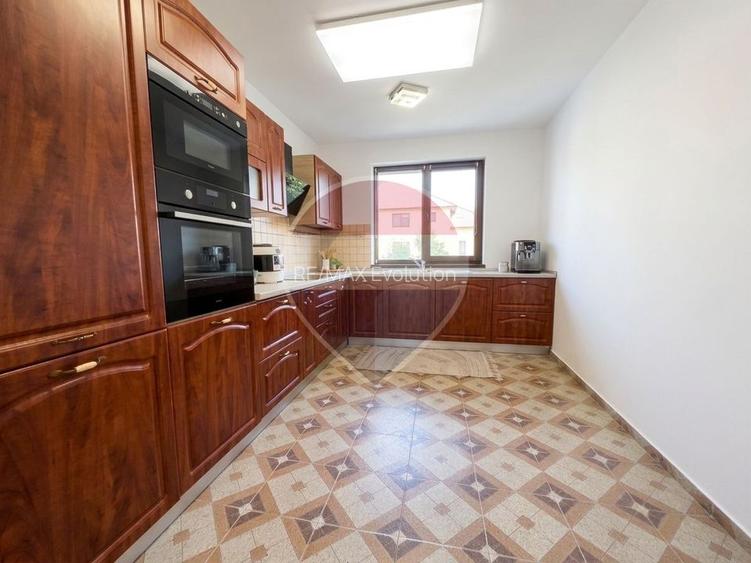Duplex spațios cu 3 dormitoare, curte de 250 mp și parcare proprie. - 4