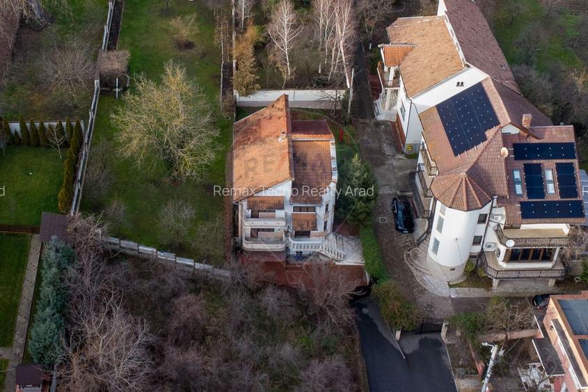 Casă / Vilă cu 6 camere de închiriat în zona Centru Vechi - 11