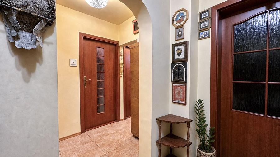 Brancoveanu - apartament cu 3 camere hol H, COMISION 0