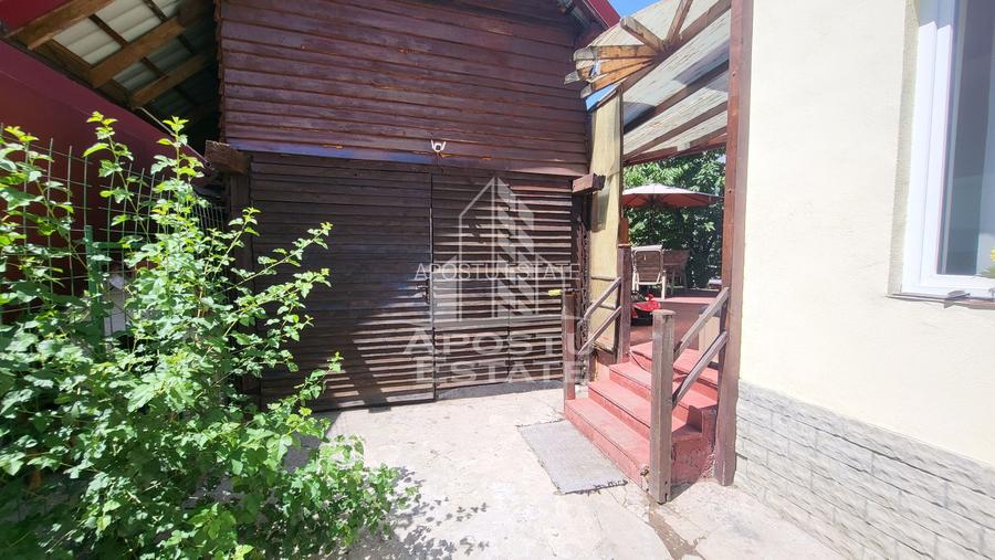 Casa individuala,4 camere,2 bai,garaj,Calea Aradului - 24