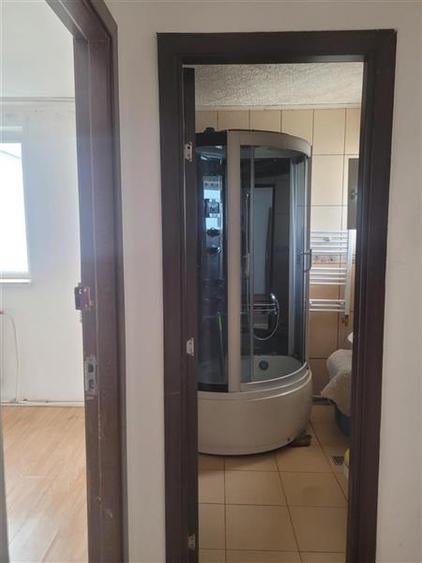 Apartament 3 camere semidecomandat, zona Neagoe Voda
