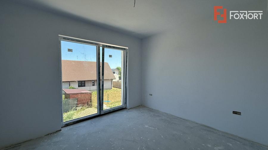 Duplex cu 5 camere, teren de 365 mp - Sanandrei