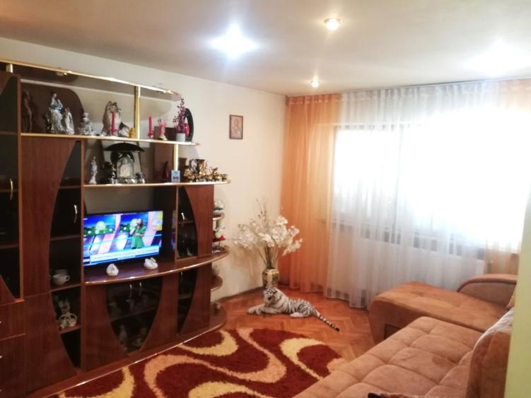 Vanzare 3 camere - Imobiliare MAXICONFORT