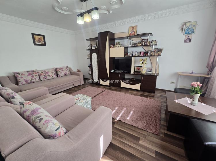 VANZARE APARTAMENT 2 CAMERE in zona Mihai Bravu