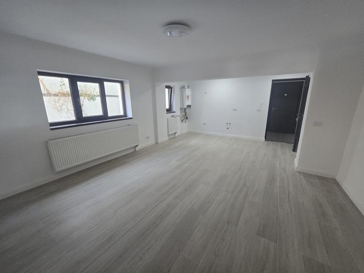 Damaroaia,Izbiceni,Curte proprie 60mp, Ocazie