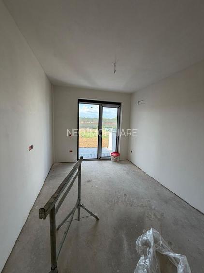 Apartament 4 Cam, 2 bai, terasa 40mp -Bloc Nou- Zona Plopi-Comision 0% - 19