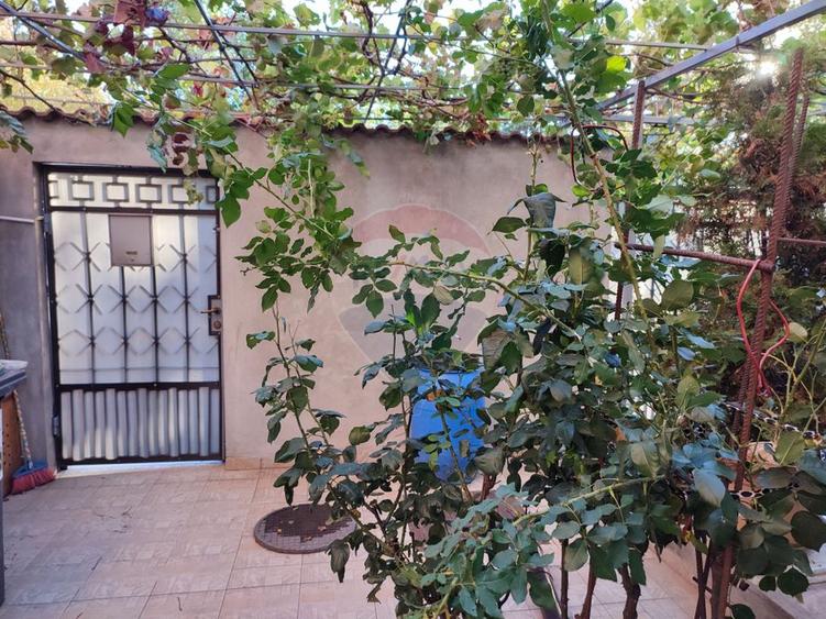 VANZARE SPECIALA Casă / Vilă cu 7 camere, Uverturii MILITARI/Duplex