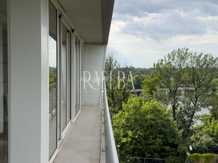 Etaj Integral | 377 mp | 8 Camere | Vila Lac 3 | Parc Bordei - 9