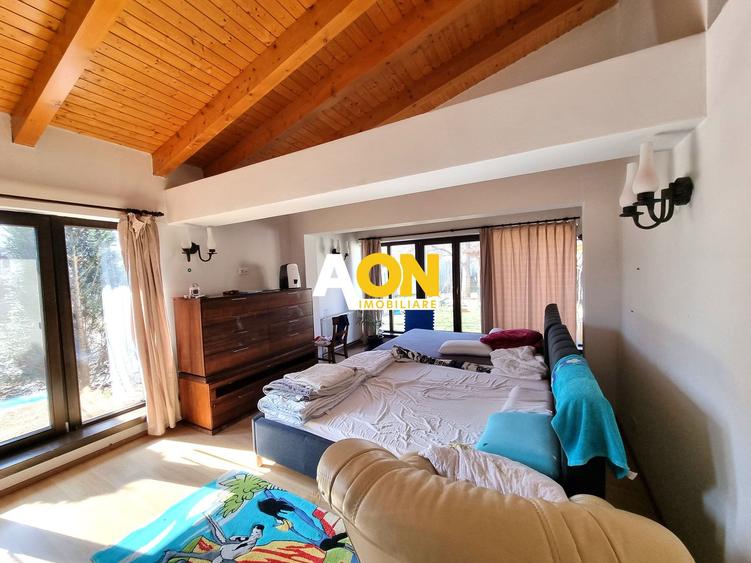 Casa de vanzare 5 camere, 980 teren, zona Piata Cetate