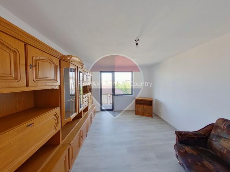 Apartament cu 3 camere de vânzare