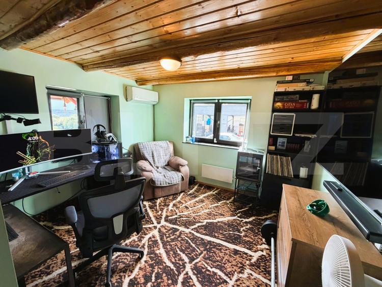 Casa din busteni, 80 mp, 4ari teren, zona Plopeni