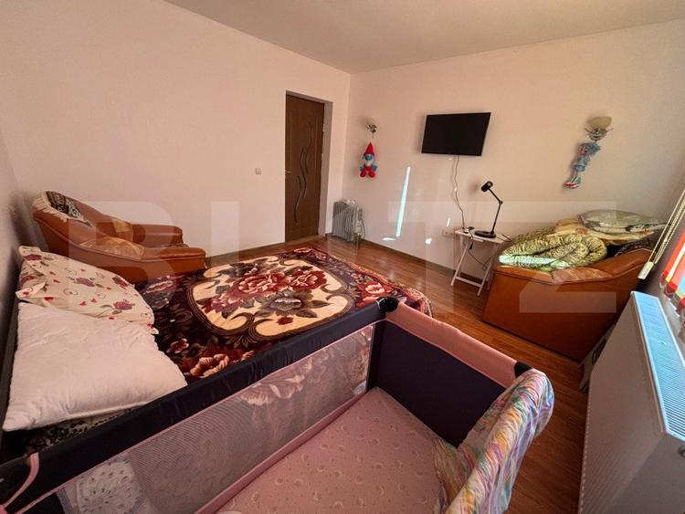 Casa de vanzare, cu 4 camere, 180 mp, zona Aninoasa