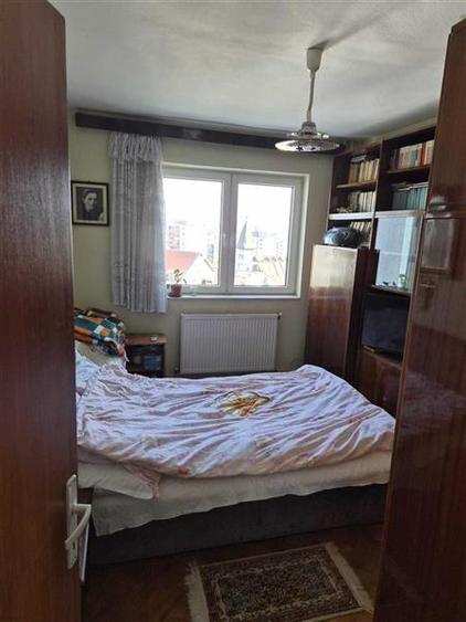 Vanzare apartament 3 camere decomandat in zona Petrom Manastur, Cluj-Napoca