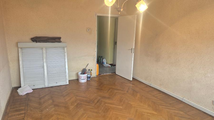 Vand apartament 2 camere in Deva, zona Piata, ITM, Directia Silvica, decomandat,