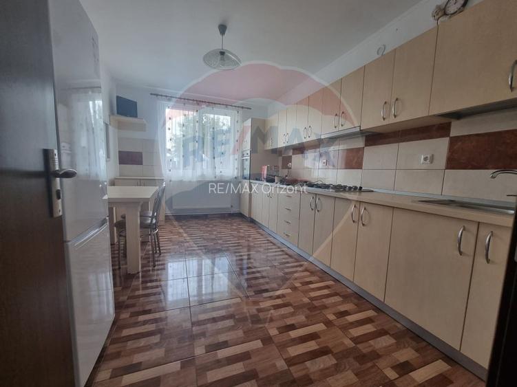 Casa individuala de inchiriat | 5 camere | Cristian - 6