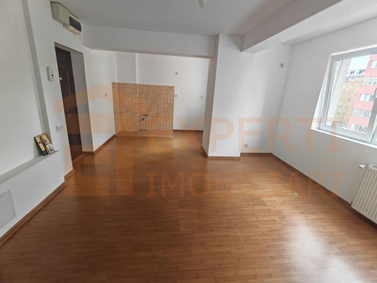 Apartament 2 camere de vanzare, in zona Baba Novac - Kamsas