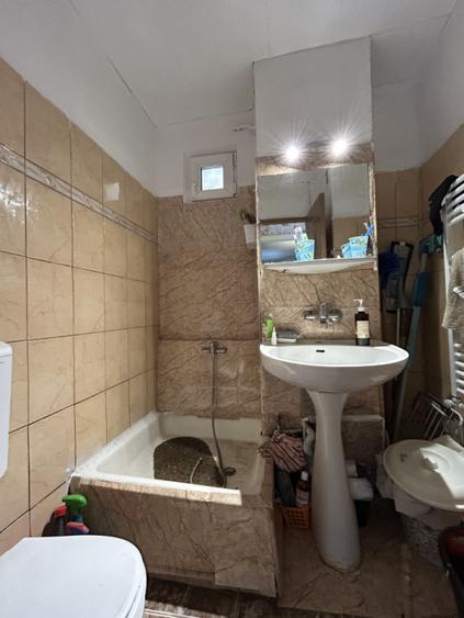 Apartament 4 camere, decomandat, etajul 1, 2 bai, zona Steaua