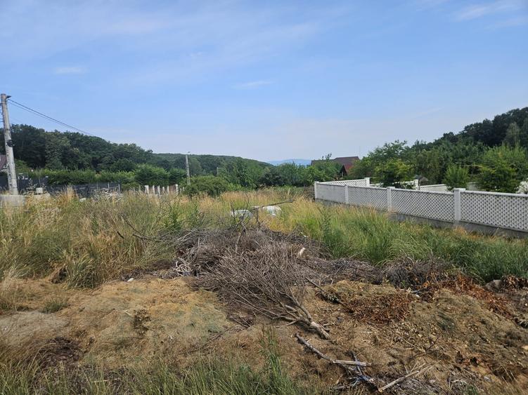 Teren construibil imediat, 718 mp, PUZ finalizat, zona camping Faget!