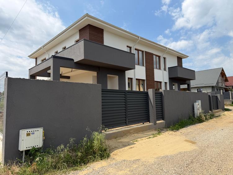 Casa Individuala Cuplata de vanzare in Paulesti