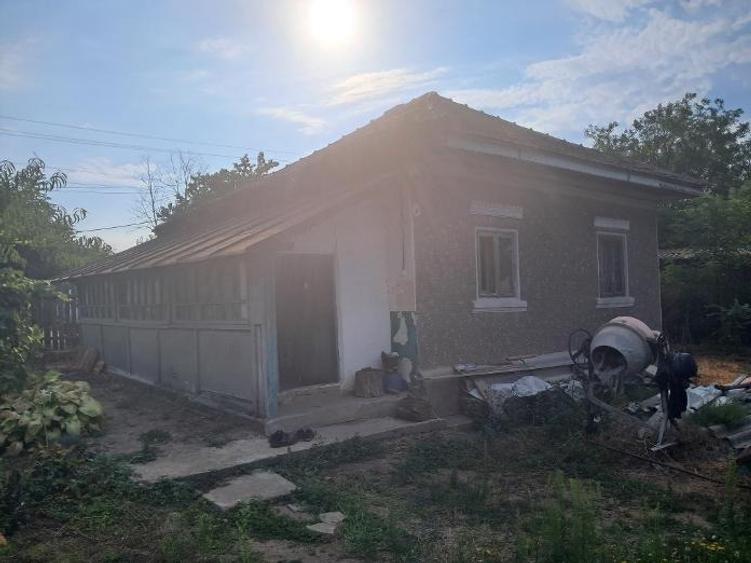 Casă de vacanta, situată în apropiere de lacul Mostistea