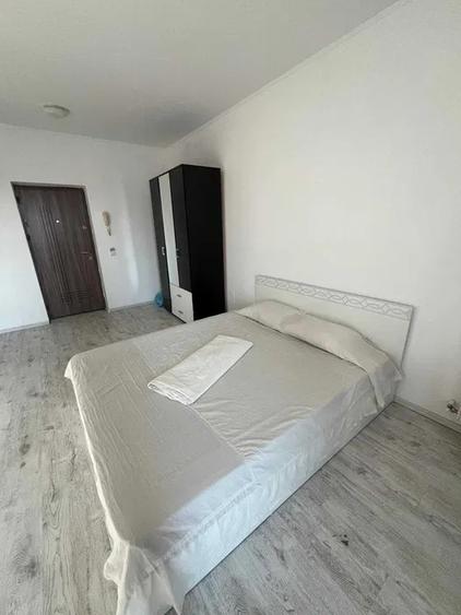Garsoniera, semidecomandata, 37 mp, centrala, ac, balcon, Luica