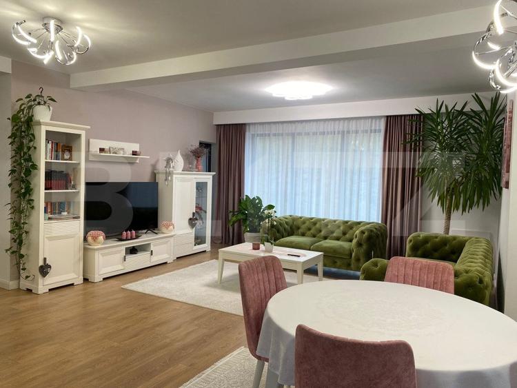 Casa de vacanta cu priveliste catre lac, 213 mp utili, 3500 mp teren cu livada