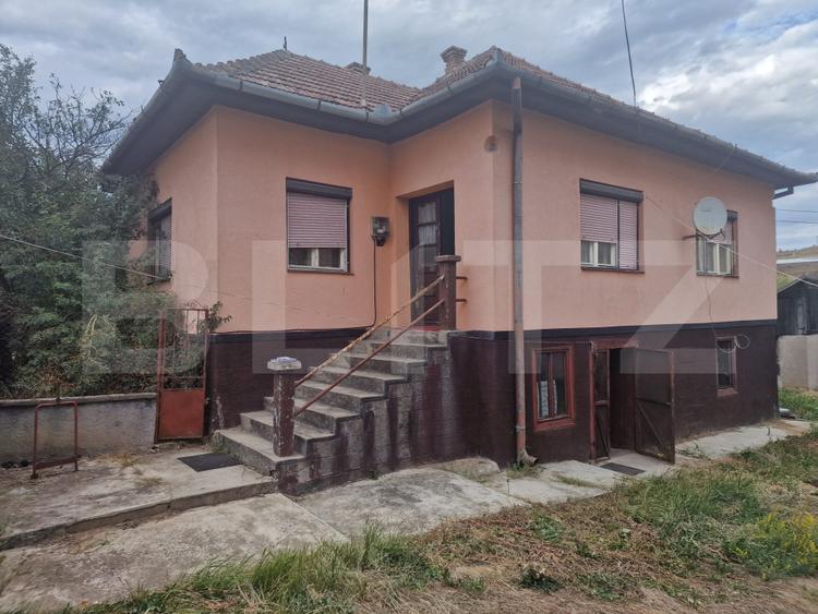 Casă cu teren generos de 5.300 mp, la doar 25 de minute de Cluj-Napoca