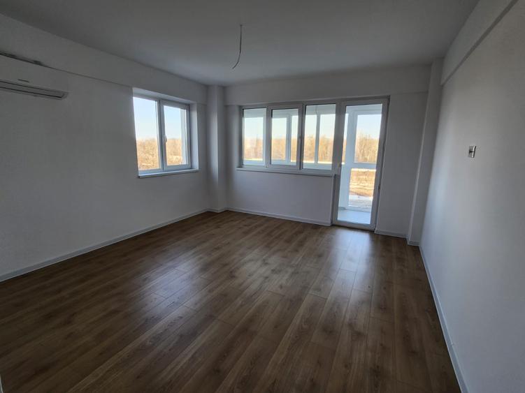 Decomandat 3 camere bloc nou et 3 Comision 0%