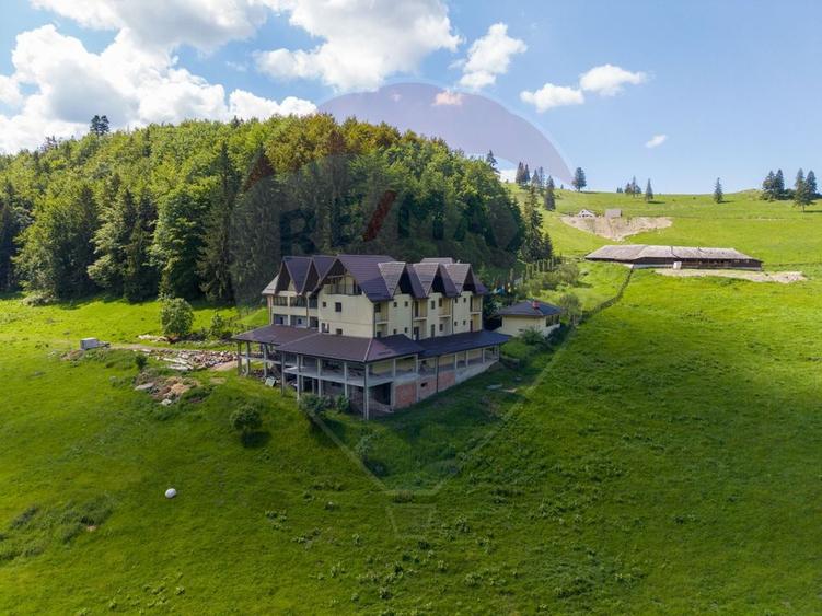 Complex turistic cu potențial excepțional de dezvoltare!