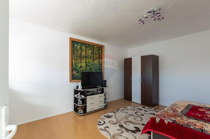 Casa / Vila cu 6 camere de vanzare, Calea Moinesti, Margineni