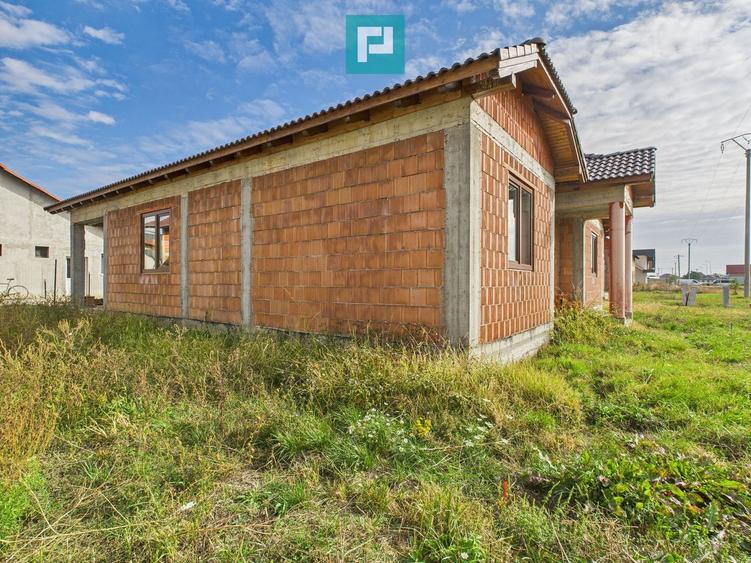Casă la roșu, 4 camere, Zimandul Nou