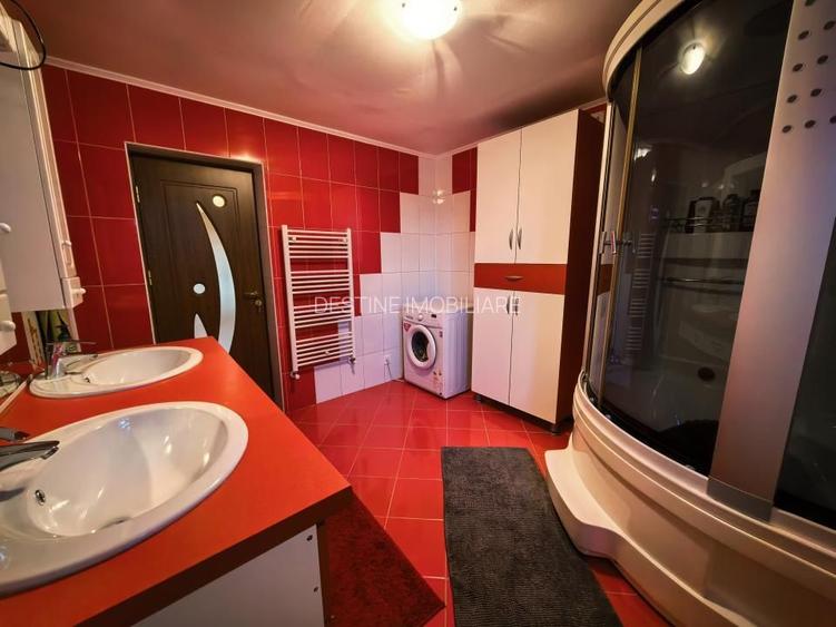 Casă individuală 4 camere 2 garaje 150 mp + anexa și gradina - 35