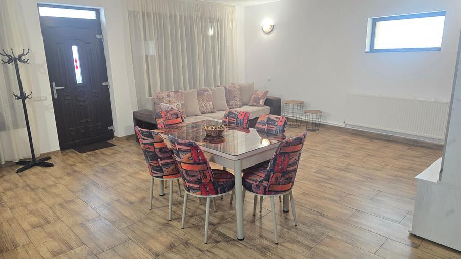 Inchiriez apartament in vila pe 2 nivele cu scara interioara in Deva, mobilat