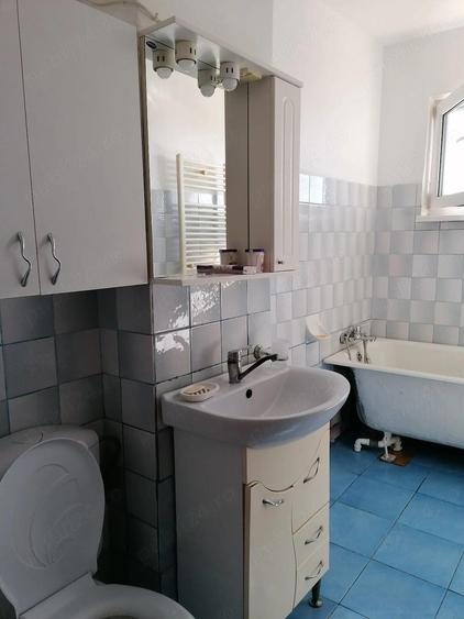 Apartament 2 camere zona Liceul Mihai Eminescu , et 6 cu lift nou , decomandat