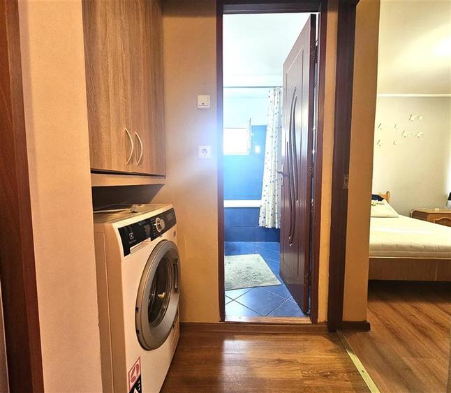 Liber, apartament cu 3 camere, bine intretinut