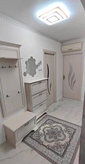 Apartament 3 camere decomandat, 2 bai, 88 mp, balcon inchis, etaj intermediar