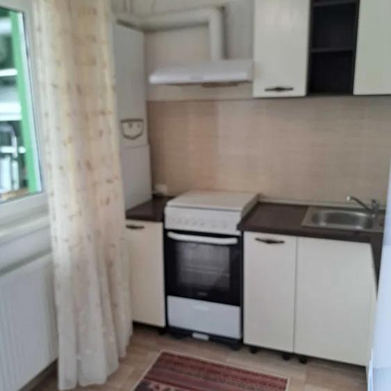 Garsoniera, decomandata, 38 mp, centrala proprie, ac, metrou aproape, Militari