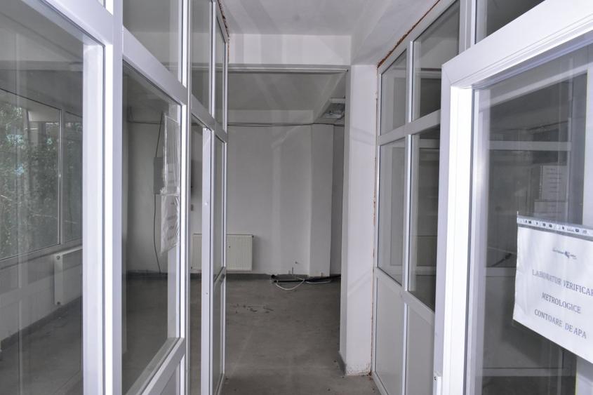 Spatiu comercial 5,4 €/mp, 740mp, Craiovei - Pitesti