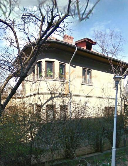 Vilă interbelică | 80 mp utili, curte 250 mp, la 5 min metrou