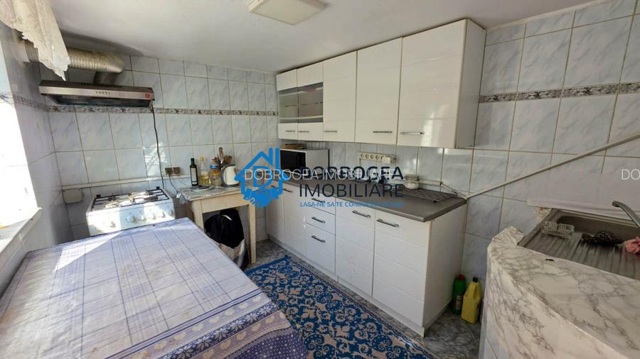 ZONA ULTRACENTRALA-CASA 4 CAMERE , TEREN 228 MP, CENTRALA GAZ - 15