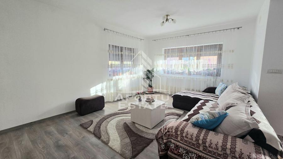 Casa individuala de vanzare cu 4 camere si garaj in Sag, vatra satului