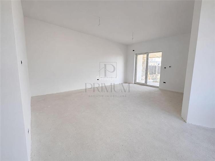 Duplex 4 camere - teren generos - canalizare - 4