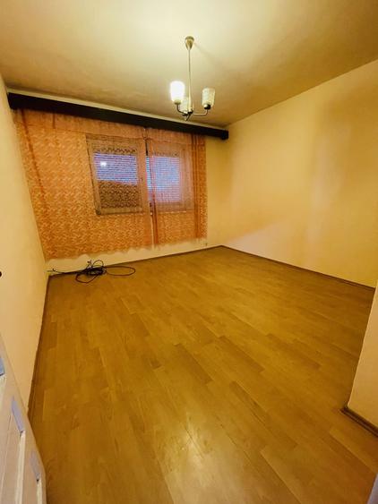Casă individuală cu front stradal 25 ml – Zona Oncea