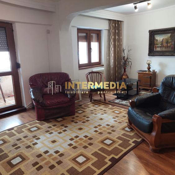Apartament 3 camere decomandat Cetate 2 bai utilat si mobilat complet