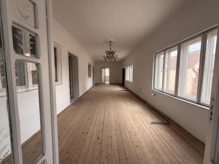 CASA INDIVIDUALA 6 CAMERE CENTRAL, ALBA IULIA
