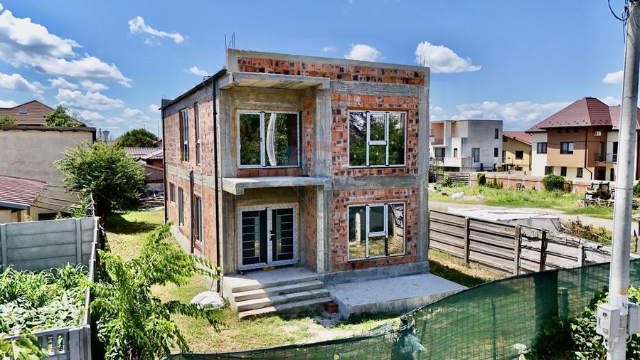 Casă la rosu P+1 de vânzare în Chitila | 5 camere | 400 mp teren