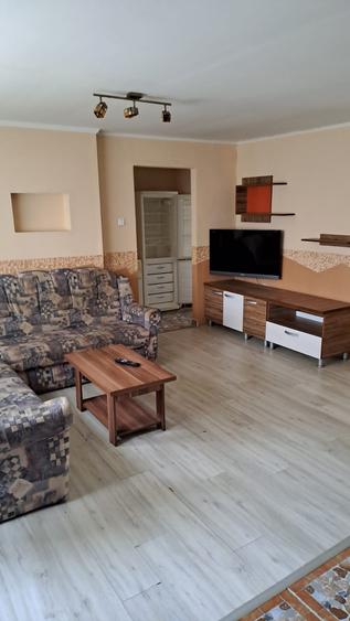 Închiriez apartament 3 camere decomandat in Deva ,Zamfirescu, parter înalt,