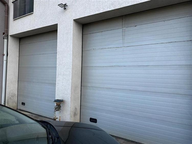 Spatiu cu 4 elevatoare pentru SERVICE AUTO